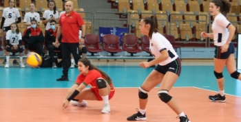 Seleção SUB-18 em treinos de observação.