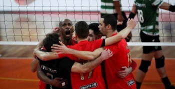 Dérbi emocionante decidido na negra!