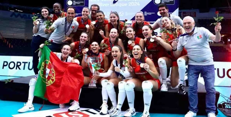 Seleção Nacional Feminina distinguida pela Assembleia da República