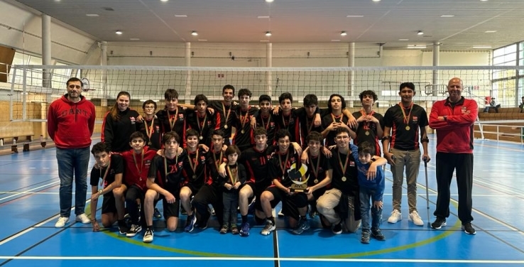 CVO recebe troféu de Campeão Regional de Iniciados