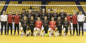 SL Benfica perde primeiro jogo